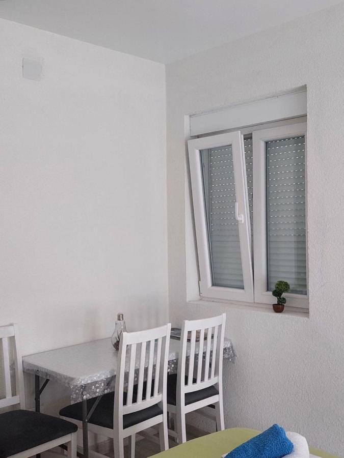 Apartment Iva Bijela Exterior foto